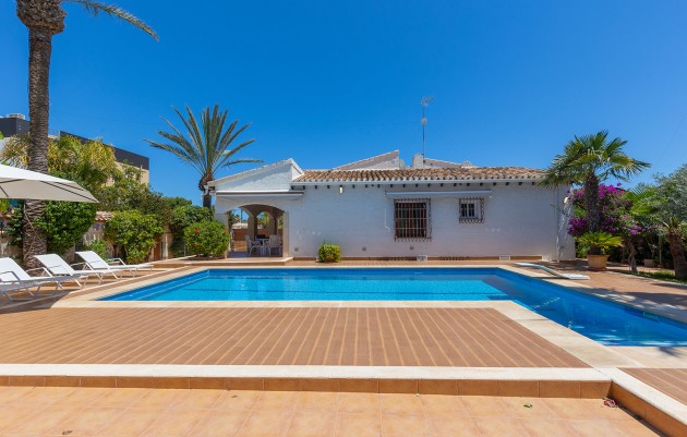 Resale - Villa - Orihuela - Orihuela Costa