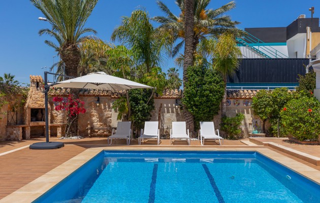 Resale - Villa - Orihuela - Orihuela Costa