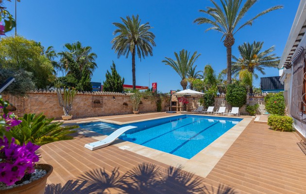 Resale - Villa - Orihuela - Orihuela Costa