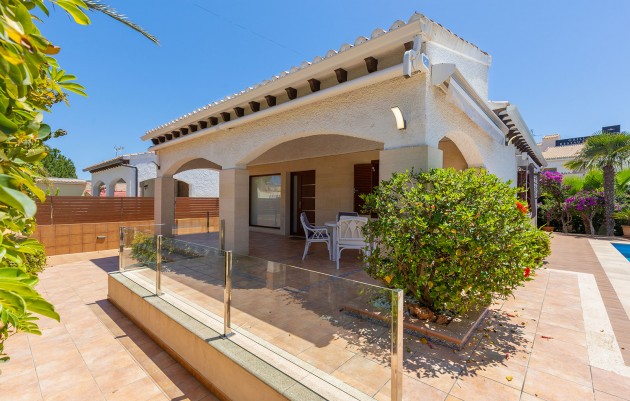 Resale - Villa - Orihuela - Orihuela Costa