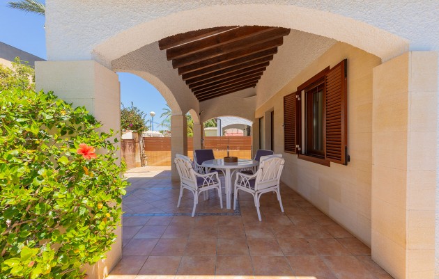 Resale - Villa - Orihuela - Orihuela Costa