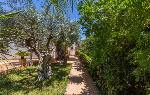 Resale - Villa - Orihuela - Orihuela Costa