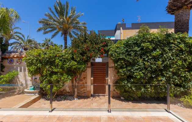 Resale - Villa - Orihuela - Orihuela Costa