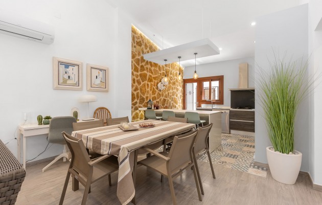 Resale - Villa - Orihuela - Orihuela Costa