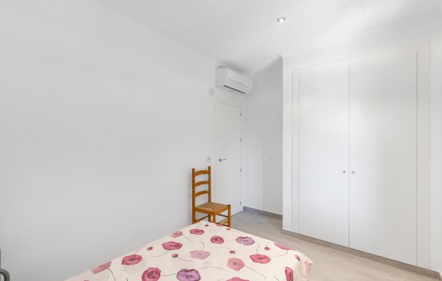 Resale - Villa - Orihuela - Orihuela Costa