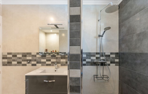 Resale - Villa - Orihuela - Orihuela Costa