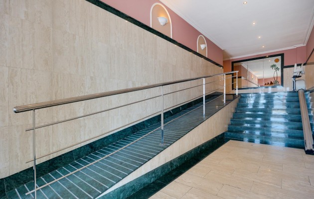 Resale - Apartment - Torrevieja - Paseo Maritimo