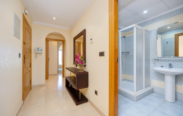 Resale - Apartment - Torrevieja - Paseo Maritimo