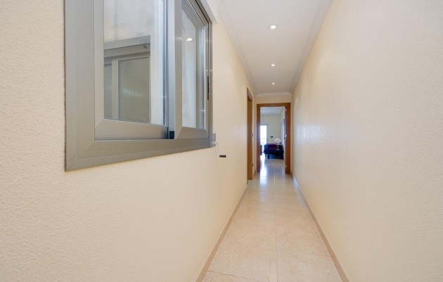 Resale - Apartment - Torrevieja - Paseo Maritimo