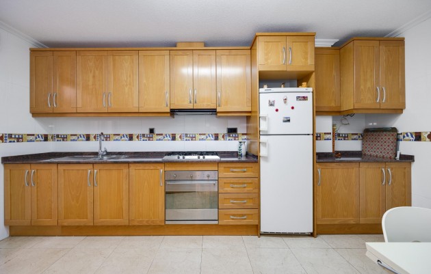 Resale - Apartment - Torrevieja - Paseo Maritimo