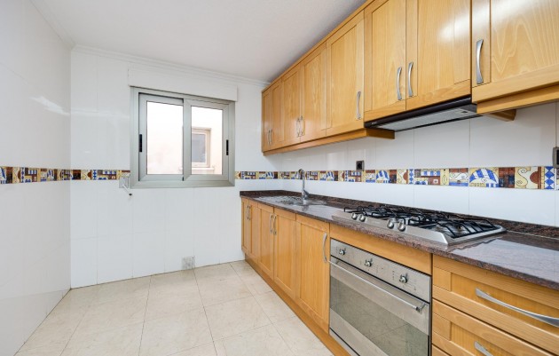 Resale - Apartment - Torrevieja - Paseo Maritimo