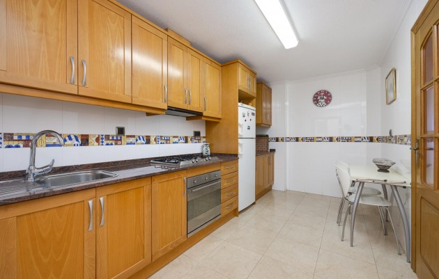 Resale - Apartment - Torrevieja - Paseo Maritimo