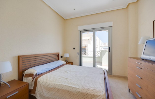 Resale - Apartment - Torrevieja - Paseo Maritimo