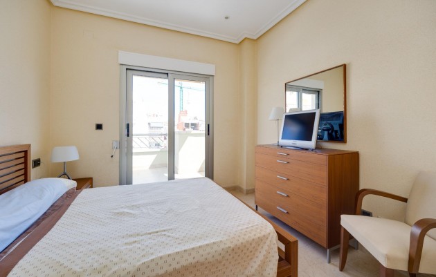 Resale - Apartment - Torrevieja - Paseo Maritimo