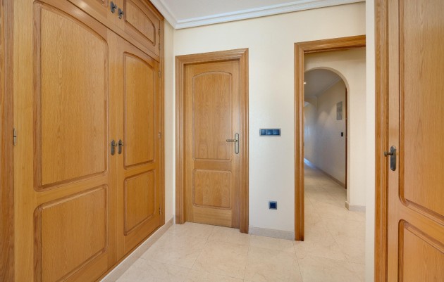 Resale - Apartment - Torrevieja - Paseo Maritimo