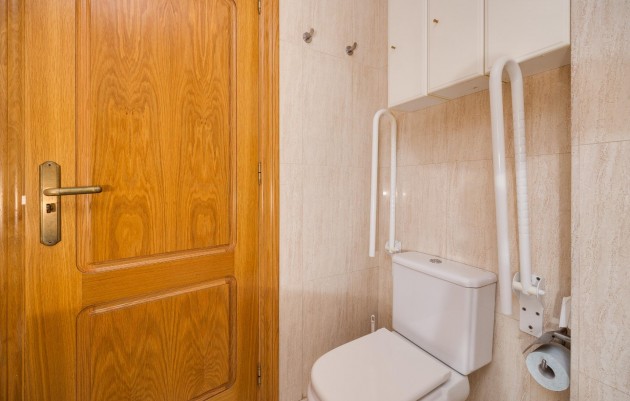 Resale - Apartment - Torrevieja - Paseo Maritimo