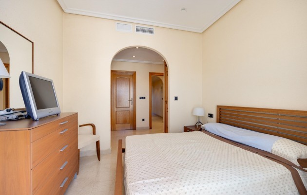 Resale - Apartment - Torrevieja - Paseo Maritimo