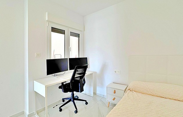 Herverkoop - Herenhuis - Torrevieja - Los Balcones