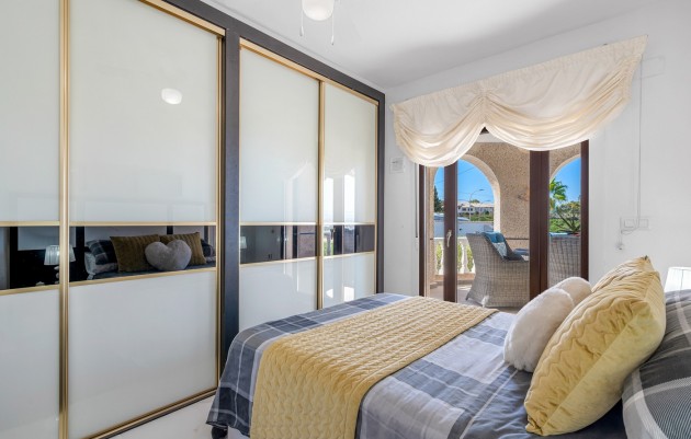 Resale - Villa - Almoradí