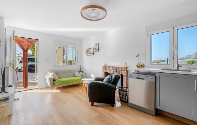 Resale - 5. Finca / Country Property - Crevillente