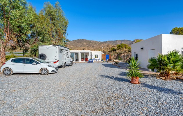 Resale - 5. Finca / Country Property - Crevillente