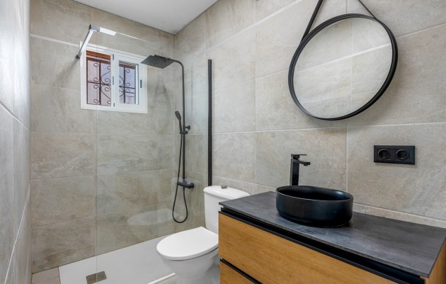 Herverkoop - 4. House - Detached Villa - Torrevieja - Lago Jardín II