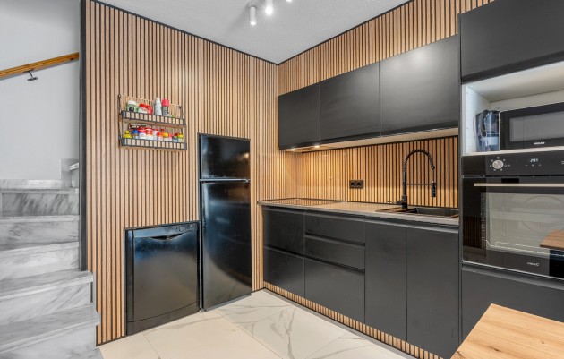 Herverkoop - 4. House - Detached Villa - Torrevieja - Lago Jardín II