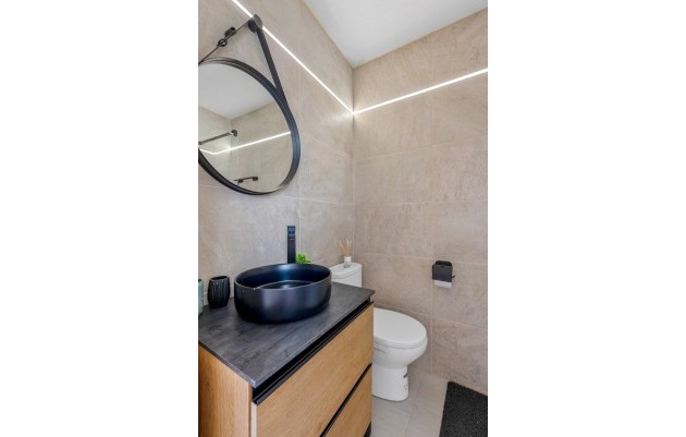 Herverkoop - 4. House - Detached Villa - Torrevieja - Lago Jardín II