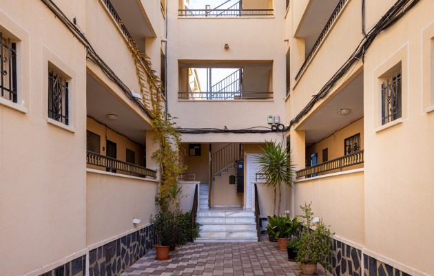Resale - Apartment flat - Torrevieja - La Siesta