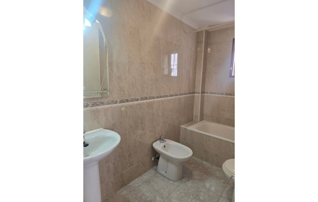 Resale - Apartment - Ground Floor - Daya Vieja - Costa Blanca