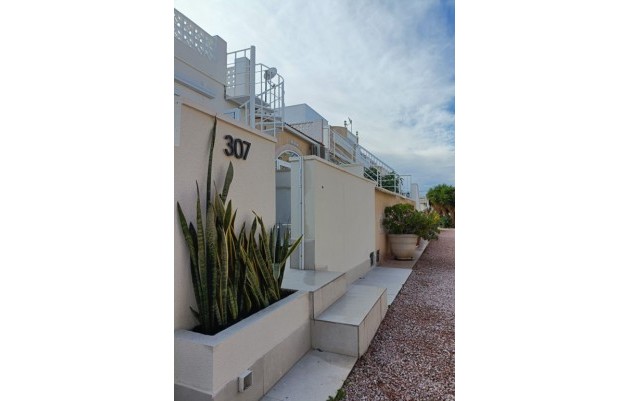 Resale - Bungalow - La Siesta